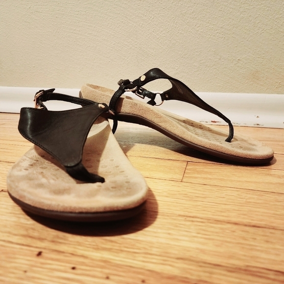 VIONIC Kirra Backstrap Slingback Thong Sandal Black Leather Women's Size 8.5 EUC - Picture 1 of 12